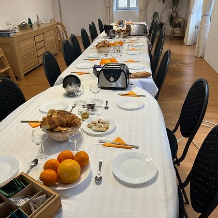 Chateau Camus Bed and Breakfast Montmarault Esterno foto